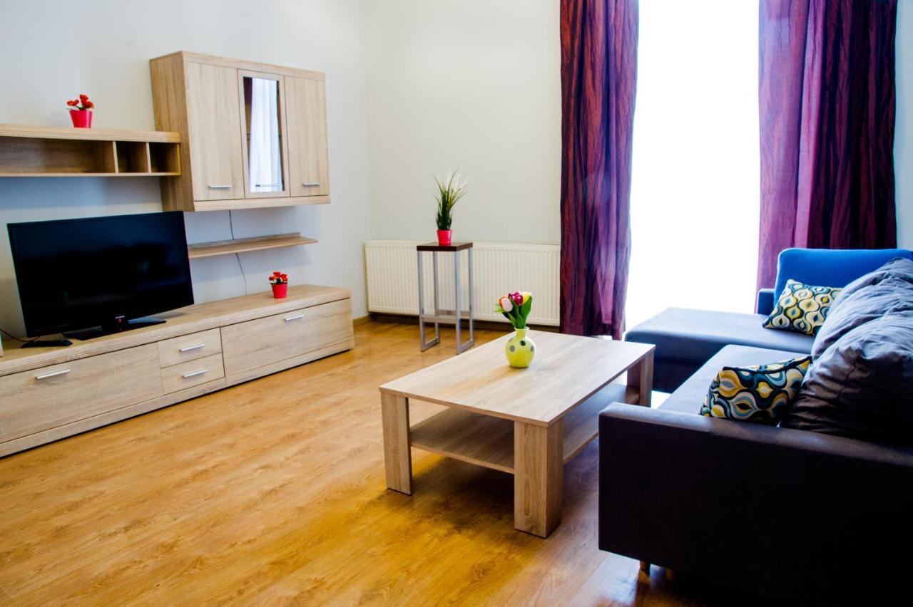 Apartament Brazowy Narutowicza 11 ลูบลิน ภายนอก รูปภาพ