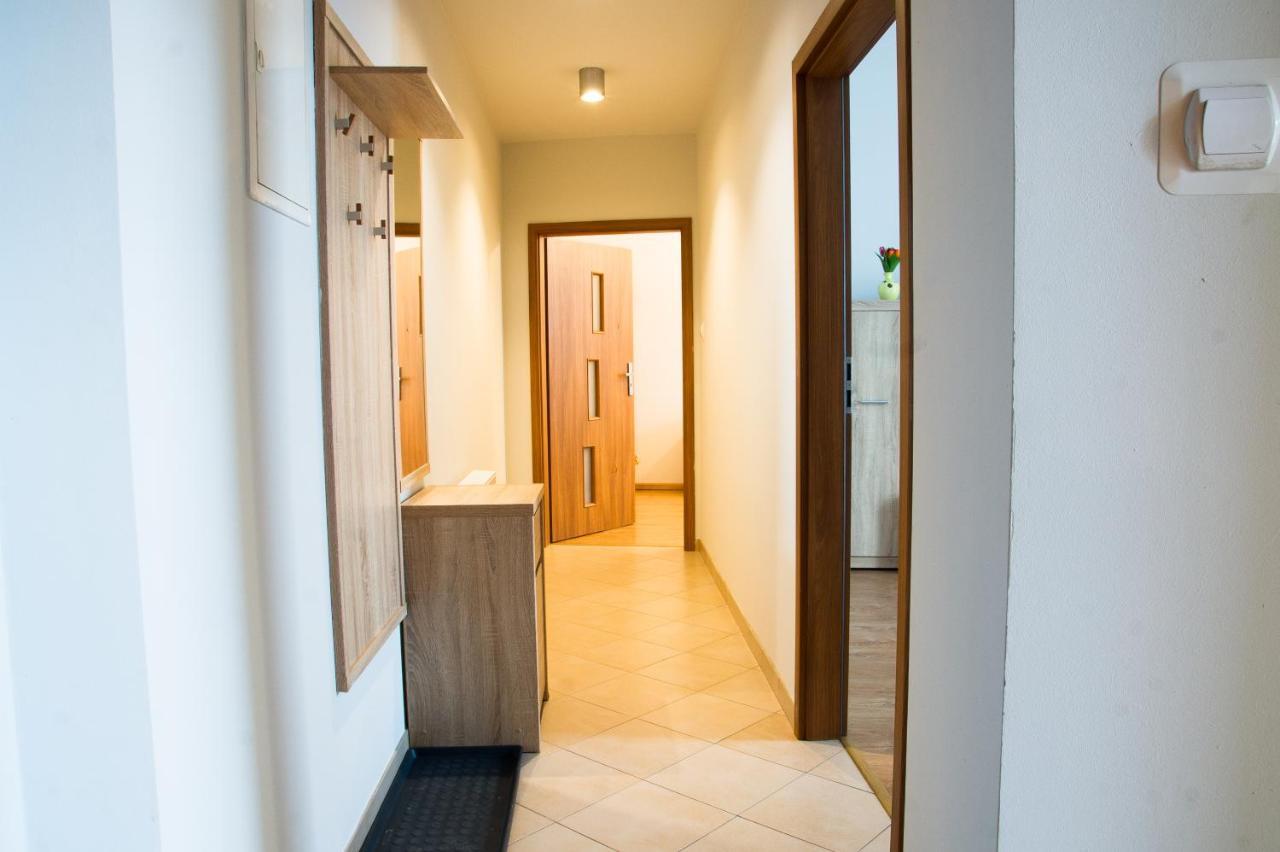 Apartament Brazowy Narutowicza 11 ลูบลิน ภายนอก รูปภาพ